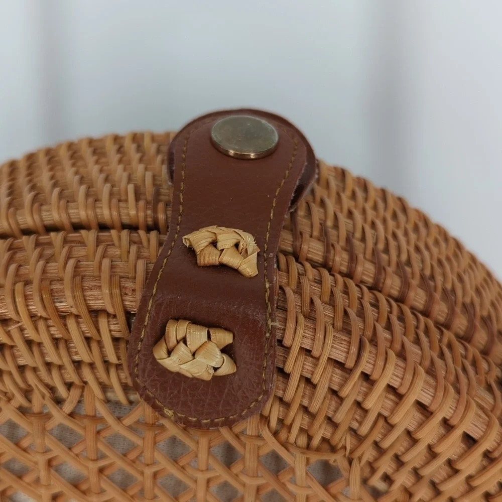 Women's Rattan Round Crossbody Bag Brown beach resort vacation travel coastal